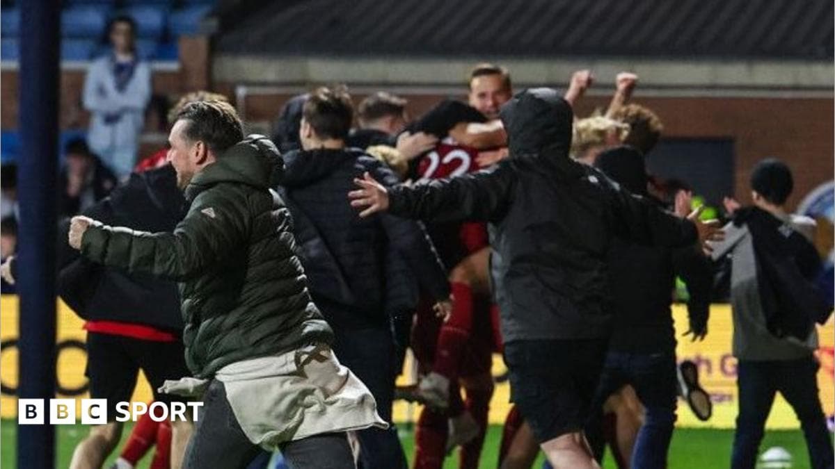 Aberdeen lose 500 semi-final tickets after pitch invasion