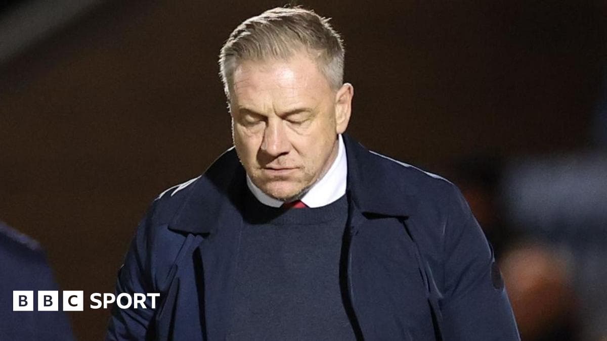 Crawley Town sack manager Lindsey after winless run