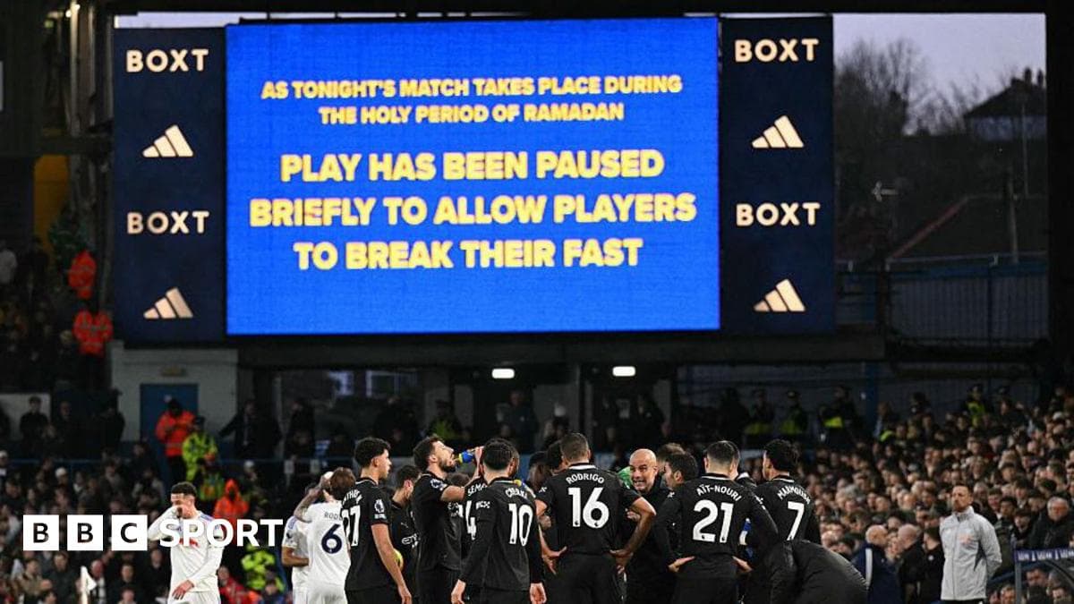 Boos heard during Ramadan pause at Elland Road