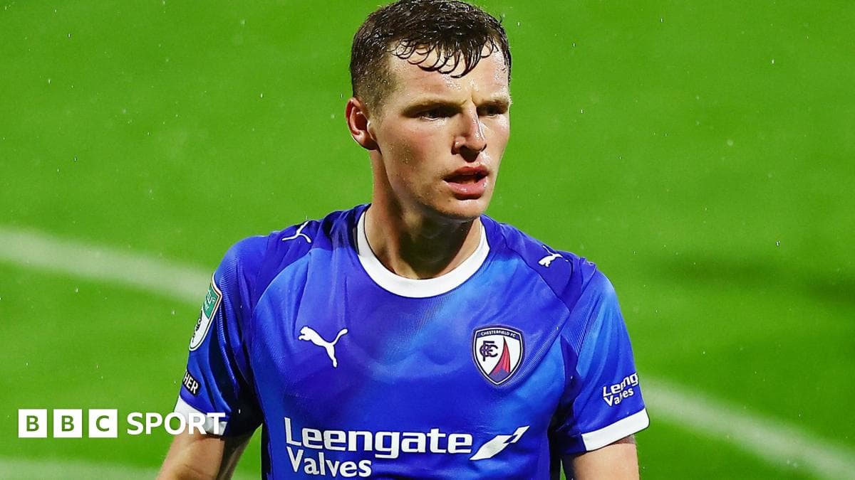 Relegated Harrogate sign midfielder Hobson