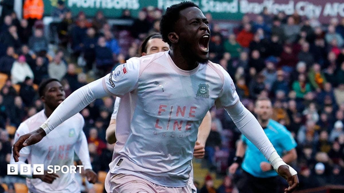 Salford sign Plymouth midfielder Wiredu