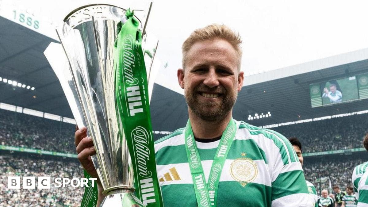 Schmeichel retires because of serious shoulder injury