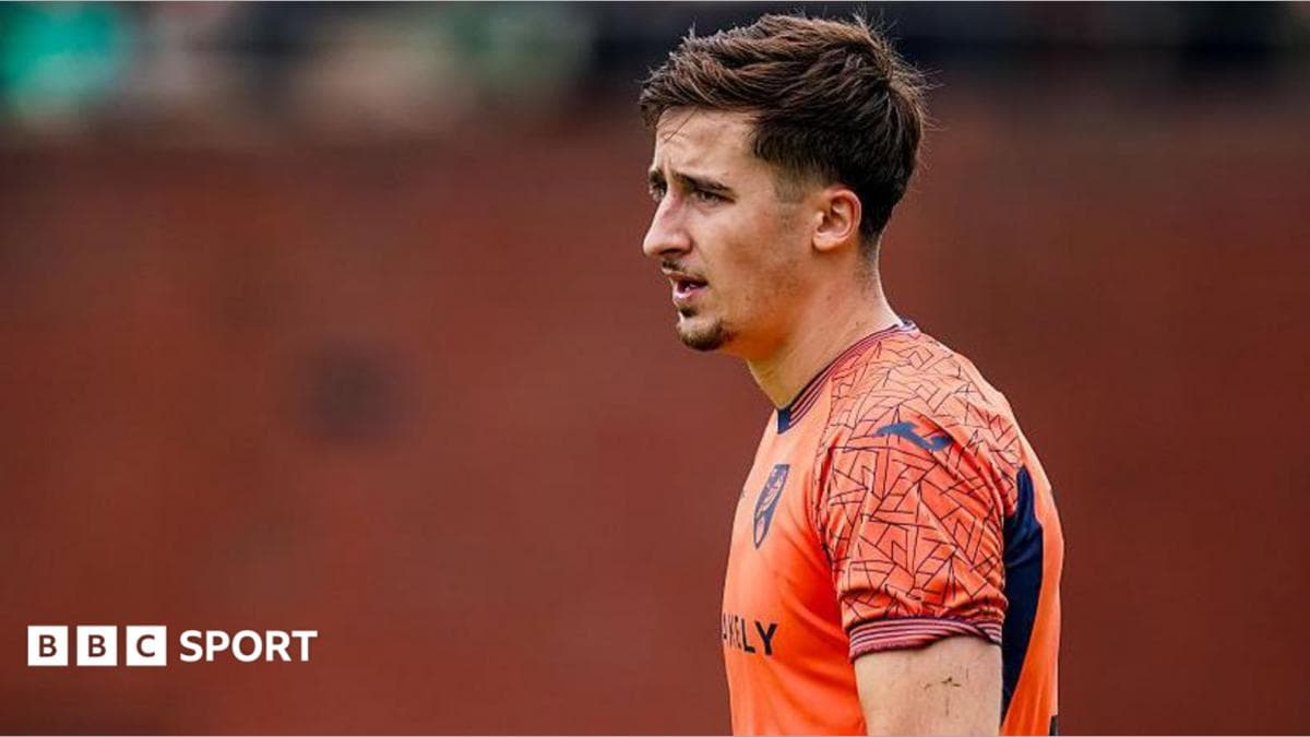 Accrington sign Norwich goalkeeper Moulden on loan