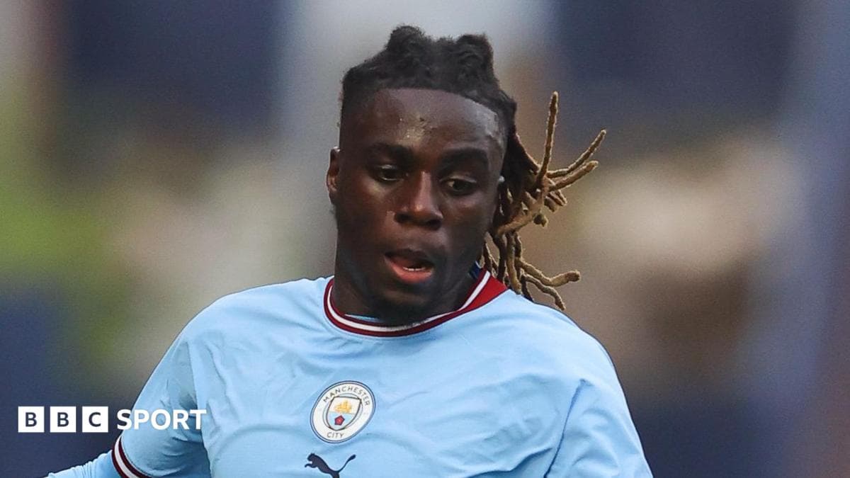 Boston sign midfielder Agyemang