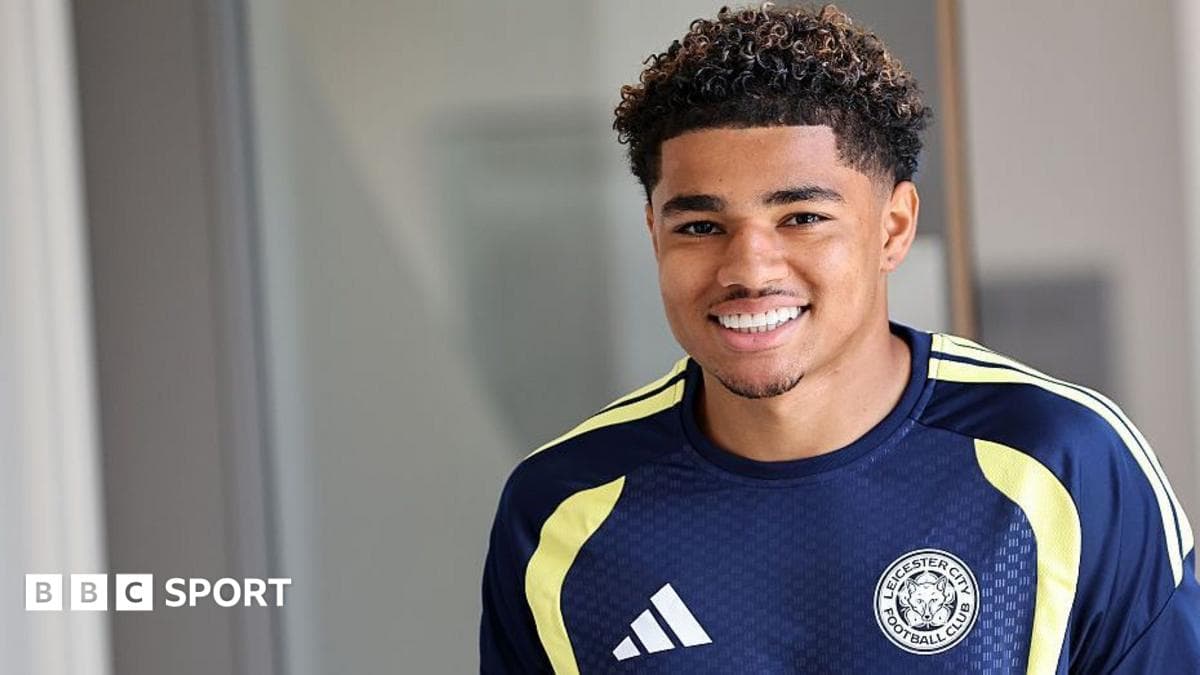 Shrewsbury sign Foxes midfielder Holding on loan