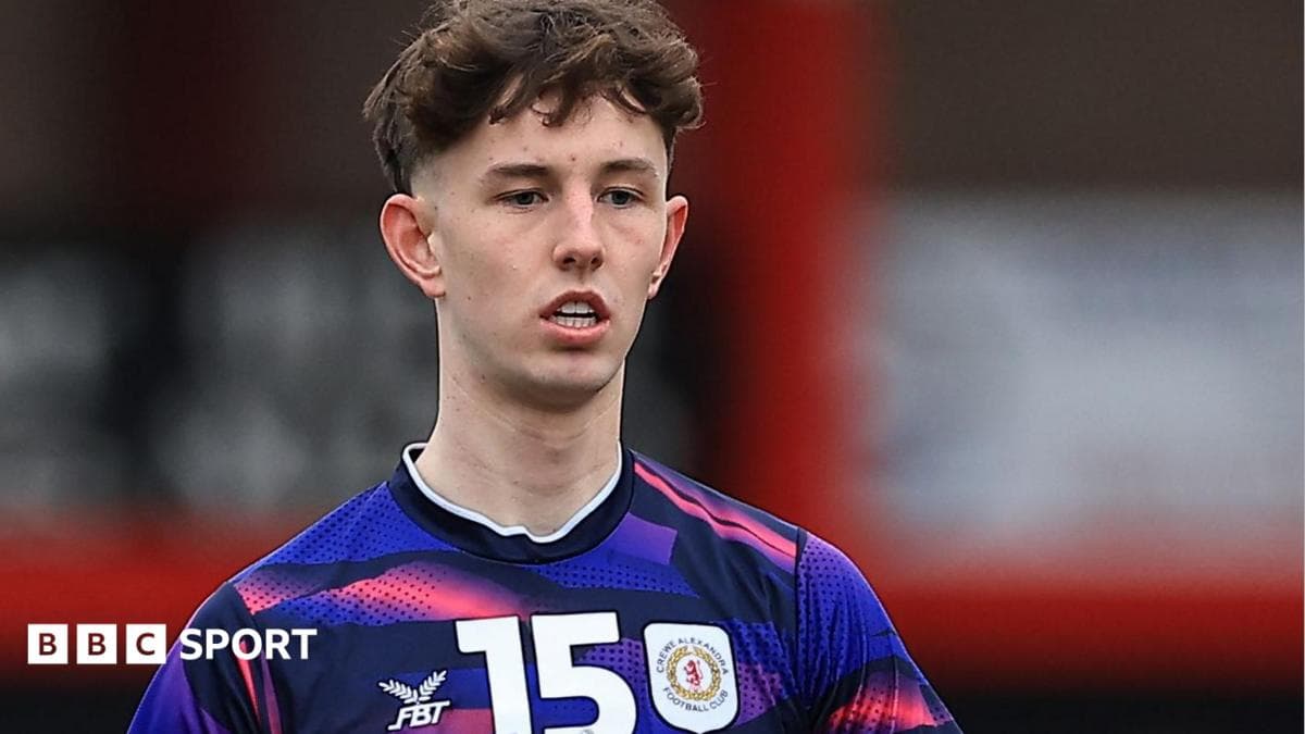 Crewe sign Newcastle midfielder White