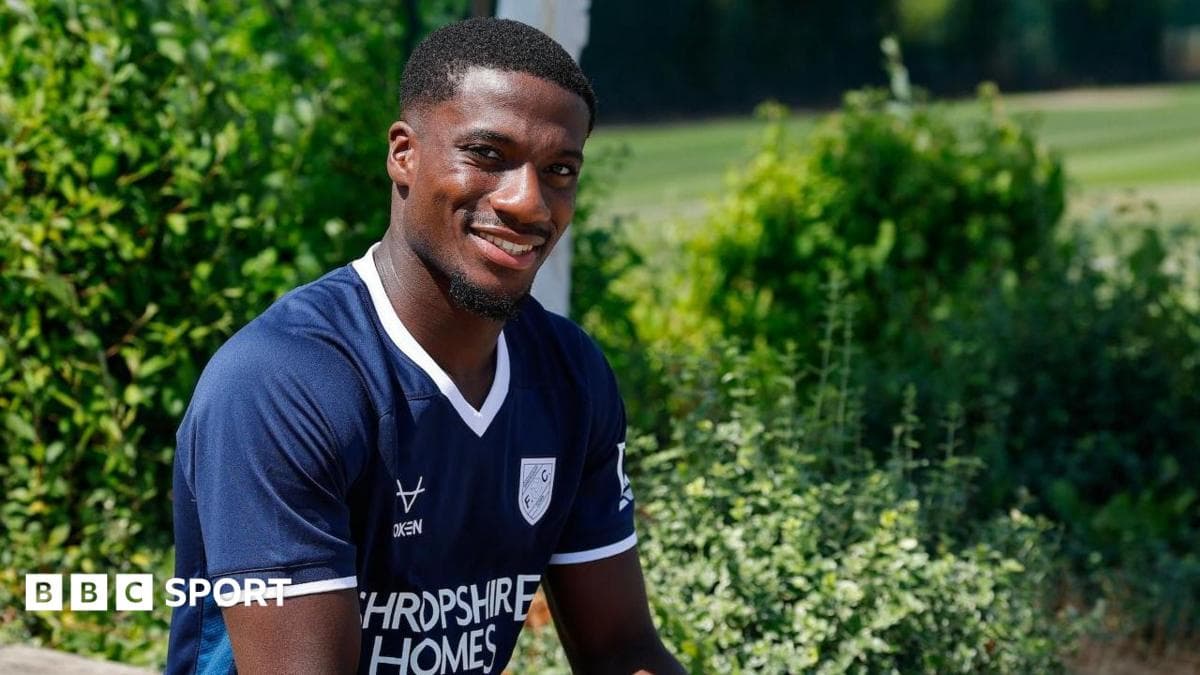 Shrewsbury sign Luton striker Gbode on loan