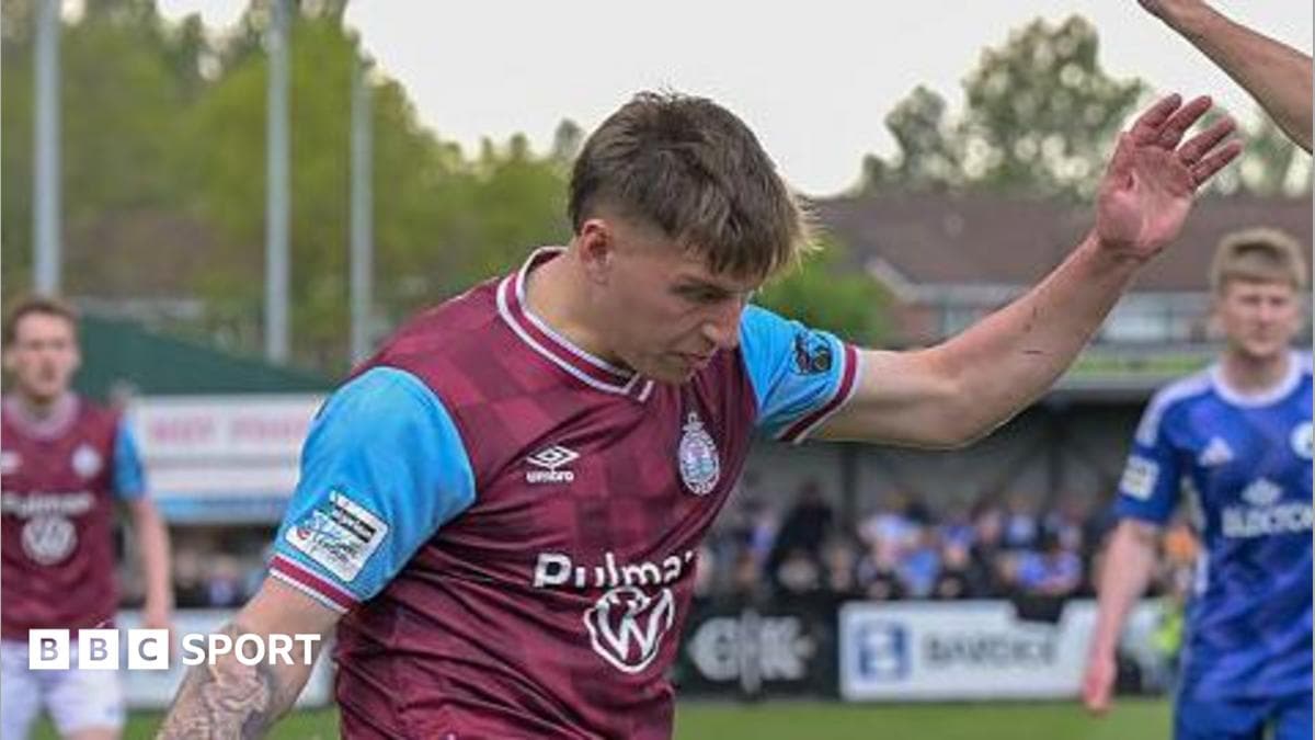 Grimsby sign South Shields forward Finch